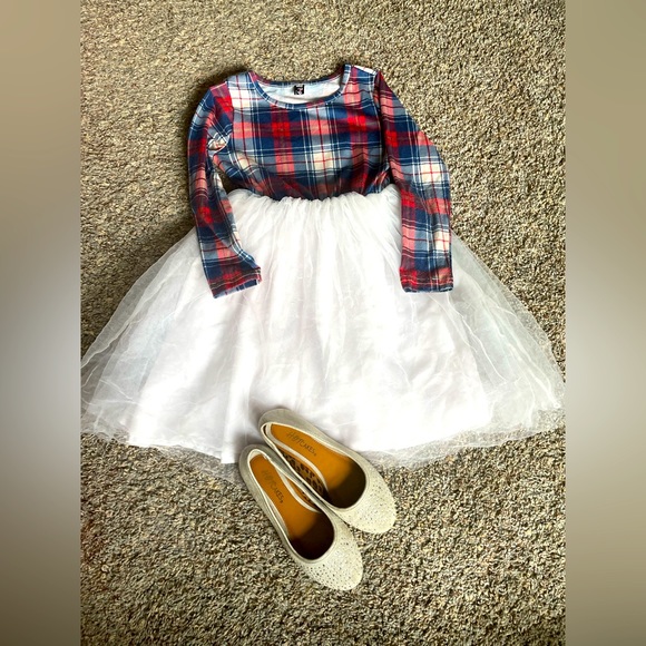Girls Christmas dress + shoes - Picture 1 of 1